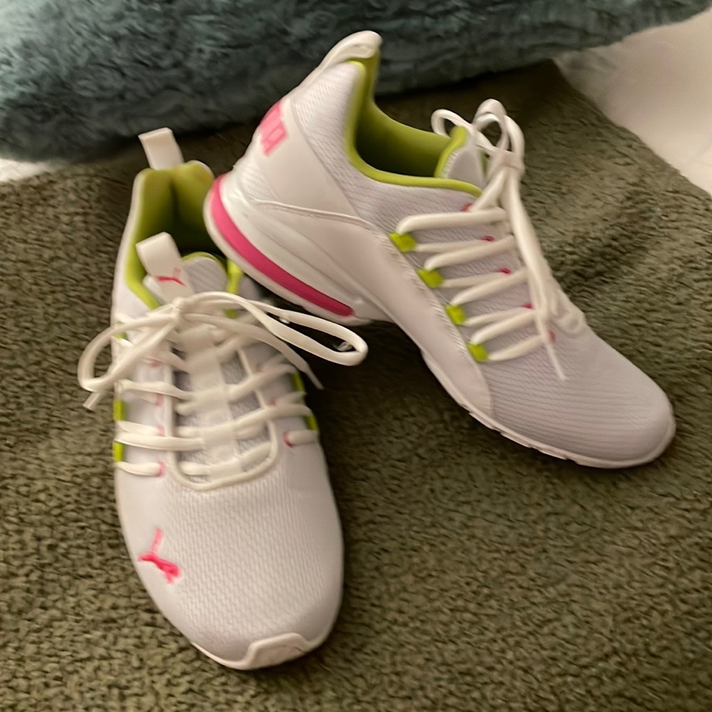 Worn one time, perfect condition! Not a spot on them!